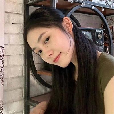 女孩的灵缇犬